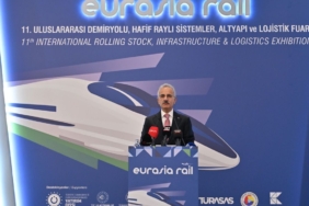 bakan-uraloglu-demir-yolu-sadece-ulasim-degil-kalkinmanin-temel-tasidir-Pl8HHkXh.jpeg