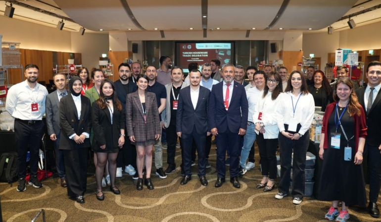 ikmib-heyeti-londrada-328-gorusme-gerceklesirdi-z49Jcti5.jpg