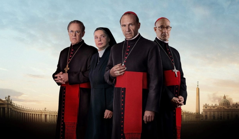 yapi-kredi-bomontiada-acik-hava-film-gosteriminde-bu-hafta-conclave-rM7GHdcX.jpg
