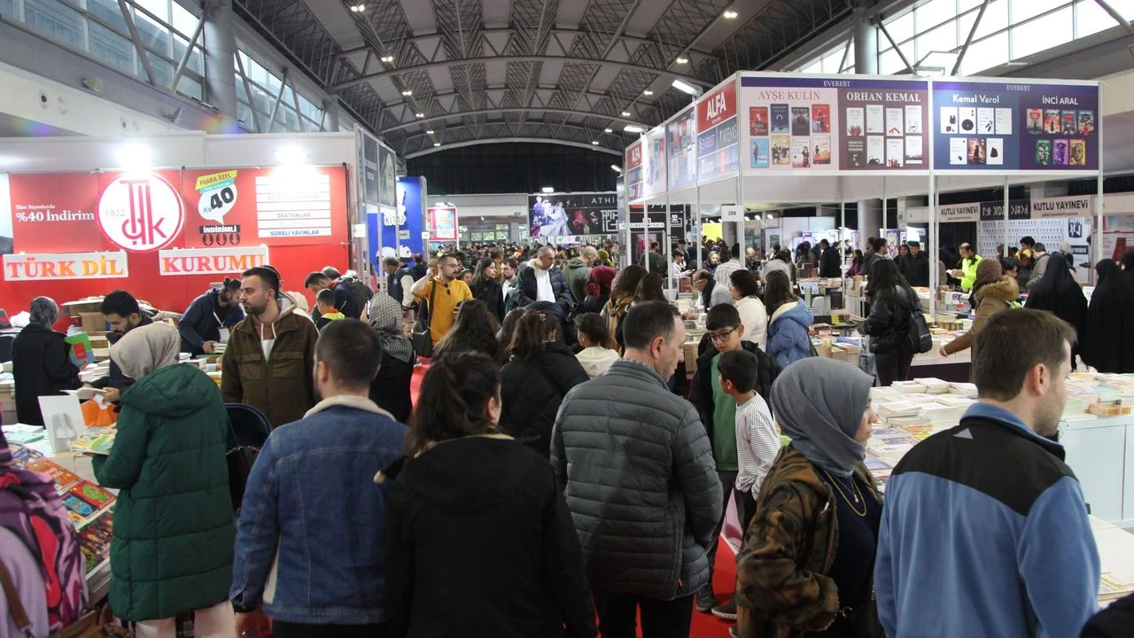 1775462120-tuyap-bursa-kitap-fuari-4-1